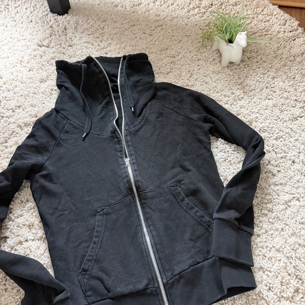 Stay cozy and Elegant Black Women's Zip-Up turtleneck athletic sporty track Hood